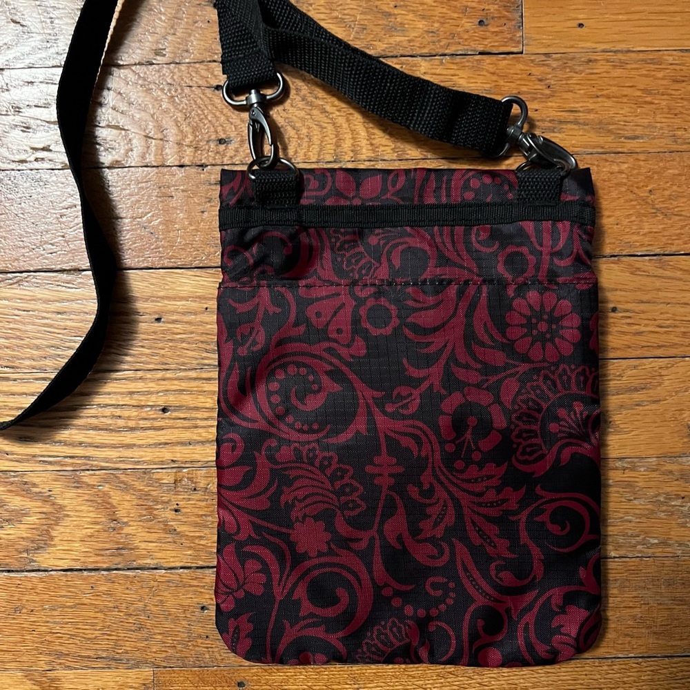 Eddie Bauer nylon crossbody - Picture 3 of 3